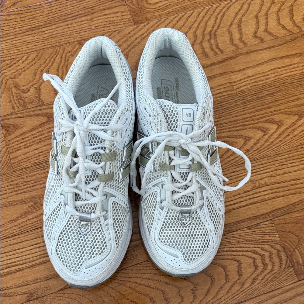 New Balance 1906 Women's white and olive green Sneakers - WORN ONCE